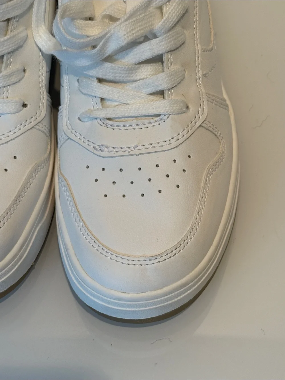 American Eagle Outfitters White Sneakers with Gum Outsole